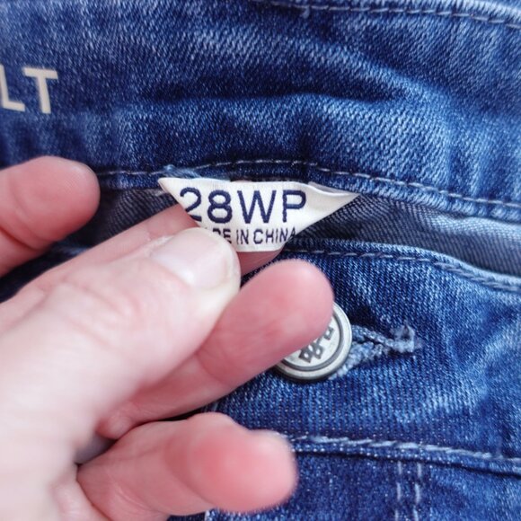 NWT Laurie Felt Forever Denim Floral Crop Straight Jean Sz 28WP Medium Wash - Picture 7 of 12